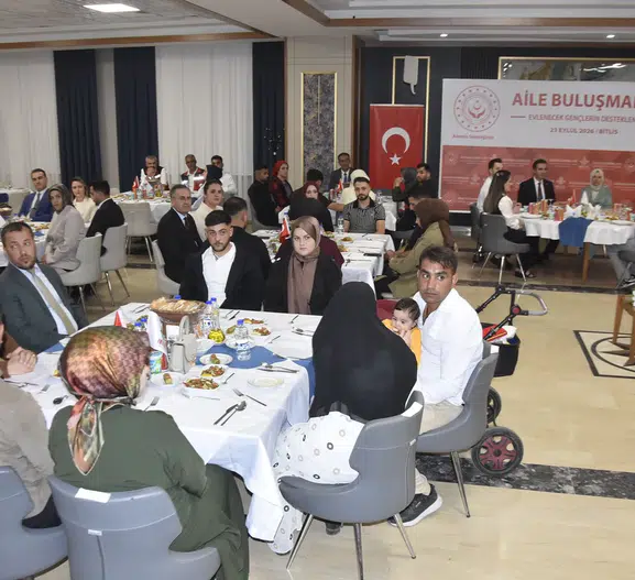 Bitlis'te devlet destekli yuvalar kuruluyor: Vali Karakaya'dan genç çiftlere altın değerinde tavsiyeler