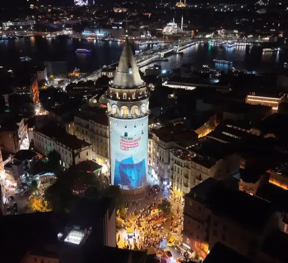 Galata Kulesi'nde dijital farkındalık: Gerçeğin sesi yükseldi