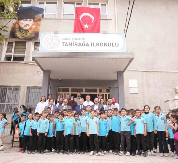 Sıralarında oturduğu okulun şimdi başkanı oldu: O günkü heyecanı bugün makamında yaşıyor