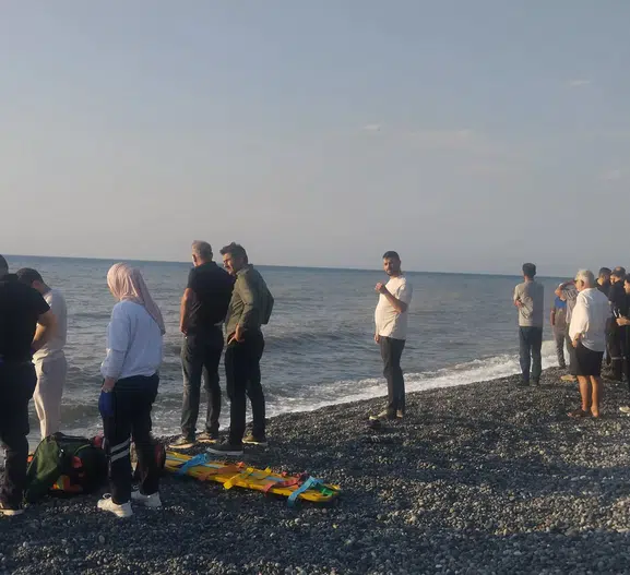 Artvin'de çay bahçesinden denize uzanan acı veda