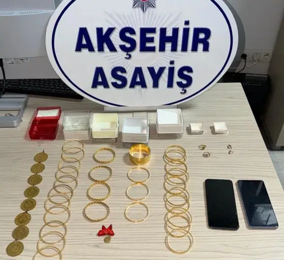 Kırkağaç'ta 6 milyonluk vurgun: Polis kılığındaki şüpheliler Konya'da kıskıvrak yakalandı