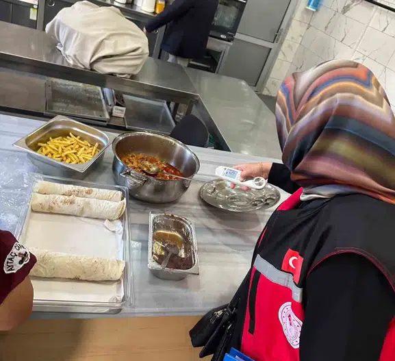 Yalova'da Okul Kantinlerinde Sıkı Denetim Mesaisi Başladı