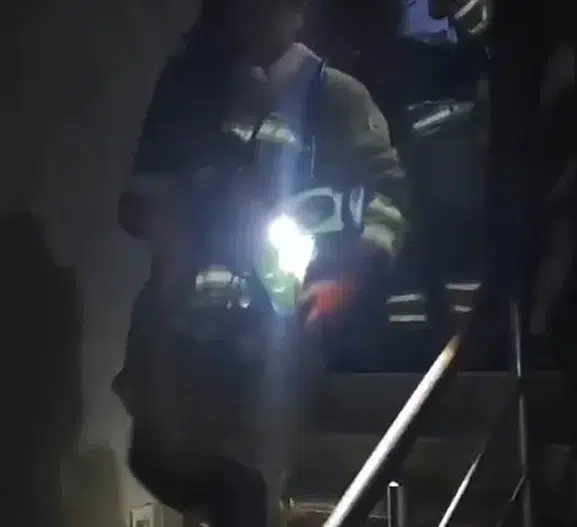 Arsuz'da korku dolu anlar: Alevlerin arasında kalan 4 kişi son anda kurtarıldı