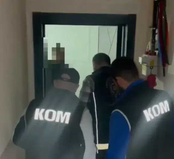 Karabük'te kalpazanlık operasyonu: Evinden servet değerinde sahte dolar çıktı