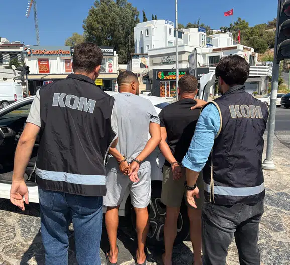 Bodrum'da sahte kimlikli yakalama: Kırmızı bültenle aranan isim kıskıvrak ele geçirildi