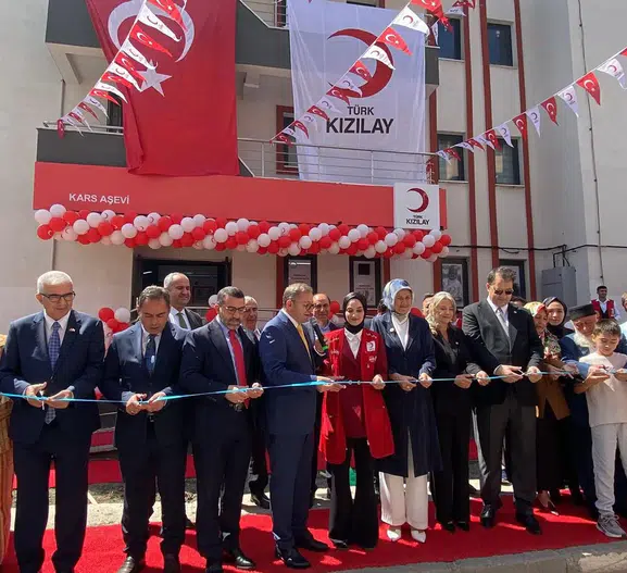 Kars’ta dayanışma mutfağı hizmete girdi: Sıcak yemek, sıcak bir selamla buluşacak