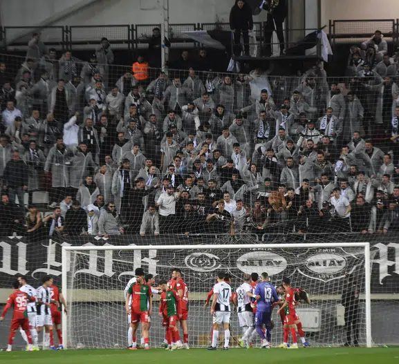 İzmir derbisinde Altay'ın gençleri Karşıyaka karşısında sınav verecek
