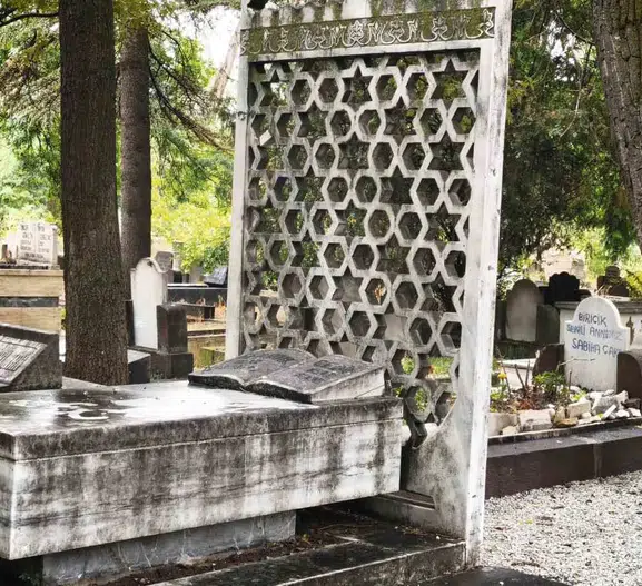 27 Mayıs'ın karanlık perdesi aralanıyor: Namık Gedik'in naaşı Topkapı'ya taşınıyor
