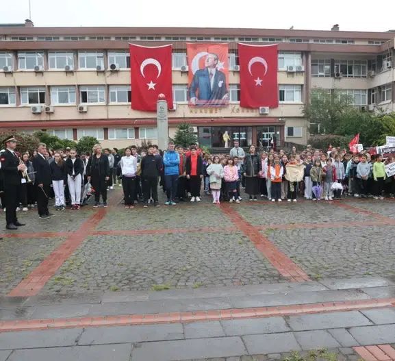 Sinop'ta ders zili heyecanı: Yeni eğitim yılı coşkuyla karşılandı