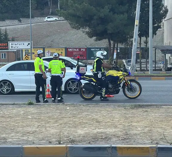Namal Kavşağı'nda dehşet anları: Güvenlik kamerasına yansıyan kaza ağır yaraladı