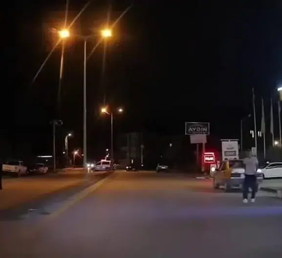 Çubuk'ta basit bir omuz atma tartışması kanlı bitti: İki kişi tutuklandı