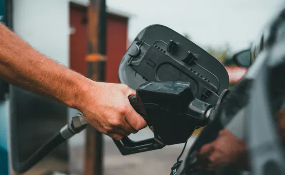 Ateşkes piyasaları etkiledi: Türkiye’de akaryakıt rekor kırdı