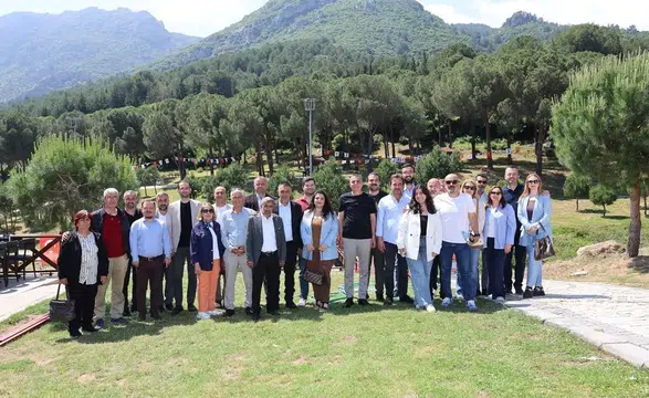 Şehzadeler Belediyesi sosyal tesis ağını genişletiyor