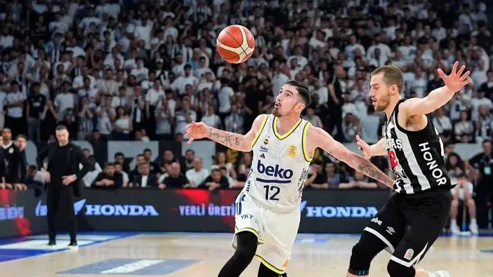 Fenerbahçe Beko sezonu 3 kupayla zirvede noktaladı