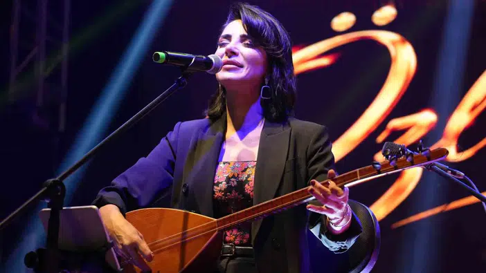 Kırıkkale'de Cumhuriyet coşkusu Özlem Özdil'in türküleriyle zirveye ulaştı
