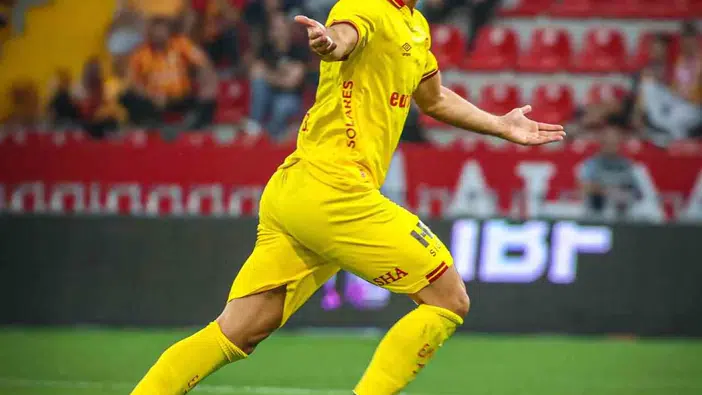 Göztepe orta sahadaki yıldızını 2027ye kadar takımda tuttu