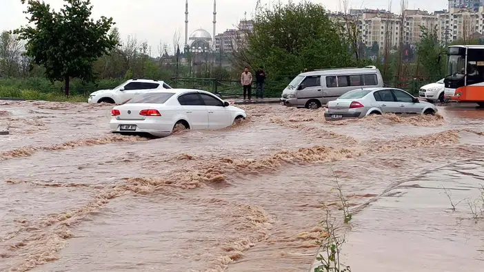 Fırtına okulları vurdu: Şanlıurfa ve Gaziantep'te eğitime zorunlu ara