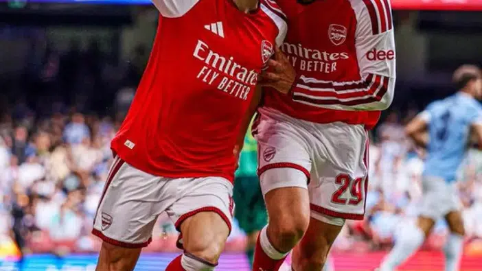 İngiltere'de sezonun perdesi dev bir zaferle açıldı: Arsenal, City'yi Wembley'de dağıttı