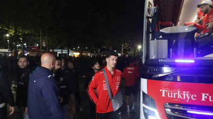 Kocaeli'de Milli Takım Çılgınlığı: Fransa Randevusu Öncesi Büyük Destek
