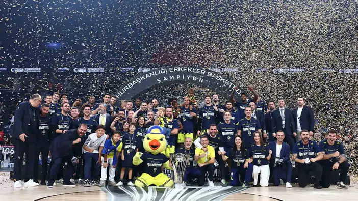 Sinan Erdem'de kupa coşkusu: Fenerbahçe zirveyi bırakmadı