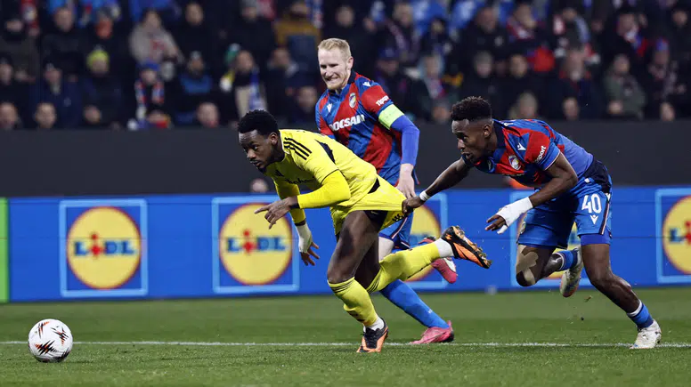 Viktoria Plzen – Fenerbahçe maçında sosyal medyayı ayağa kaldıran penaltı kararı