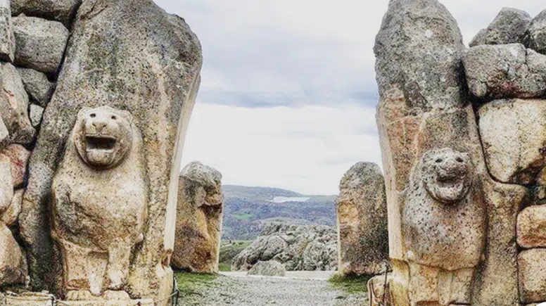 Hattuşaş harabelerinde bilinmeyen bir dil keşfedildi: Hitit İmparatorluğu'nun kayıp lehçesi "Kalaşma"