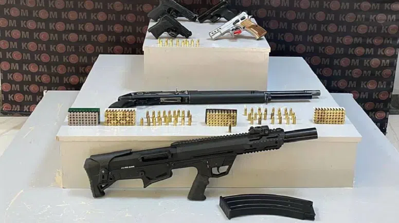 Sosyal medyadan silah paylaşımı yapanlara gözaltı