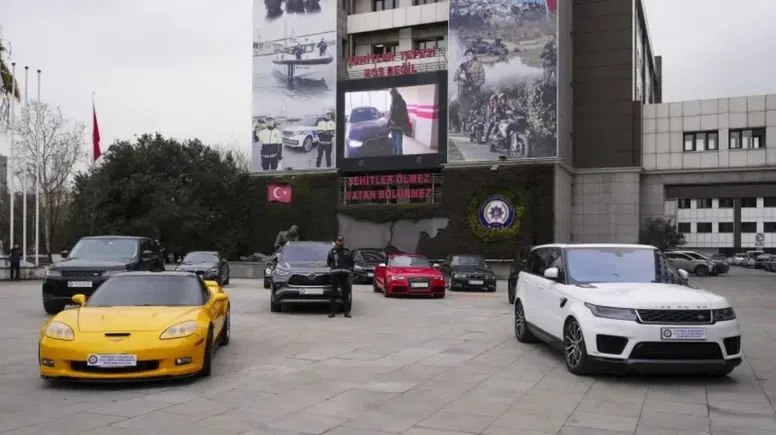 Lüks otomobil kaçakçılarına yönelik operasyonda 14 gözaltı