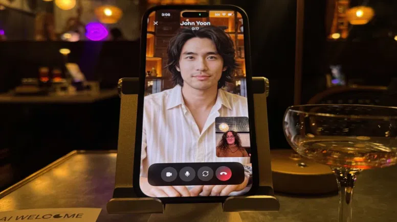 Aşk mı, algoritma mı? Yapay zekayla flört edilen kafe gündemde