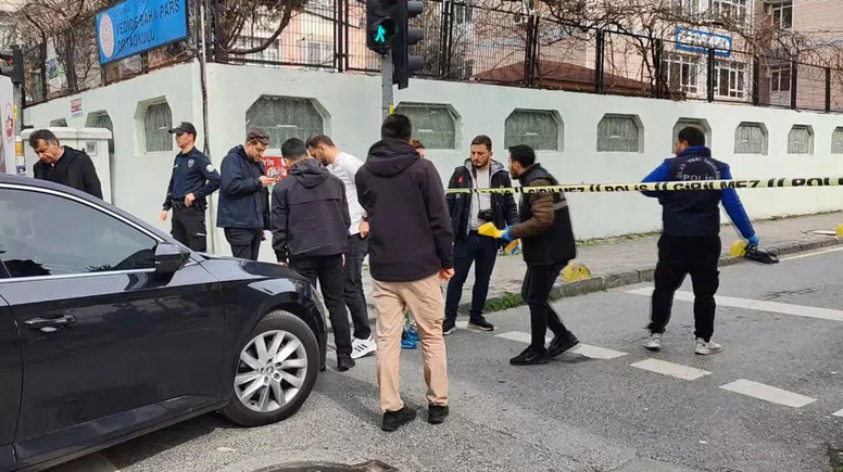 Boşanma aşamasındaki eşini sokak ortasında başından vurdu