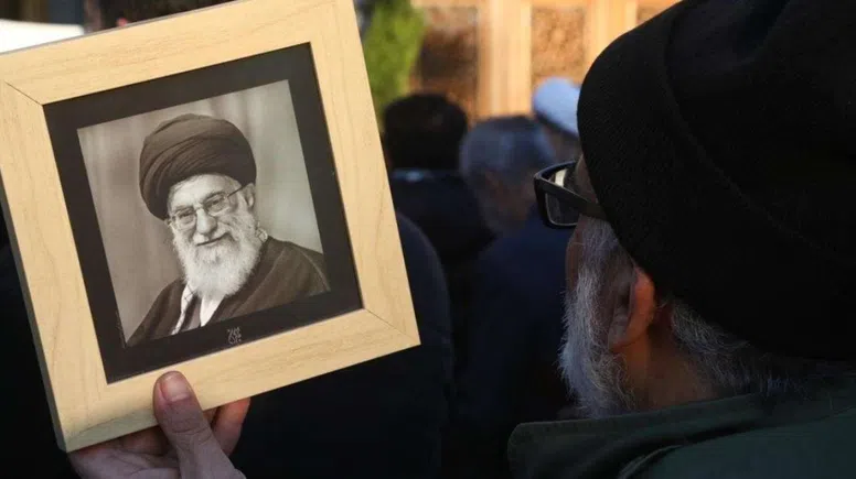 Hamaney’in cenaze töreni ertelendi