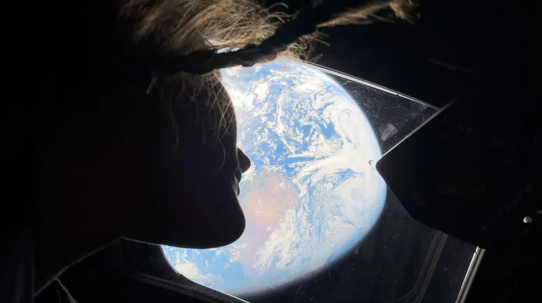 Ay’ın karanlık yüzünden dönüş: Artemis II Dünya yolunda