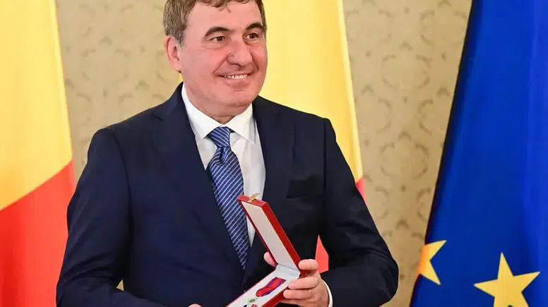 Karpatların Maradona'sı yuvaya döndü: Gheorghe Hagi resmen milli takımın başında