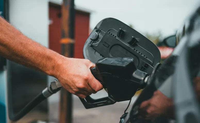 Ateşkes piyasaları etkiledi: Türkiye’de akaryakıt rekor kırdı