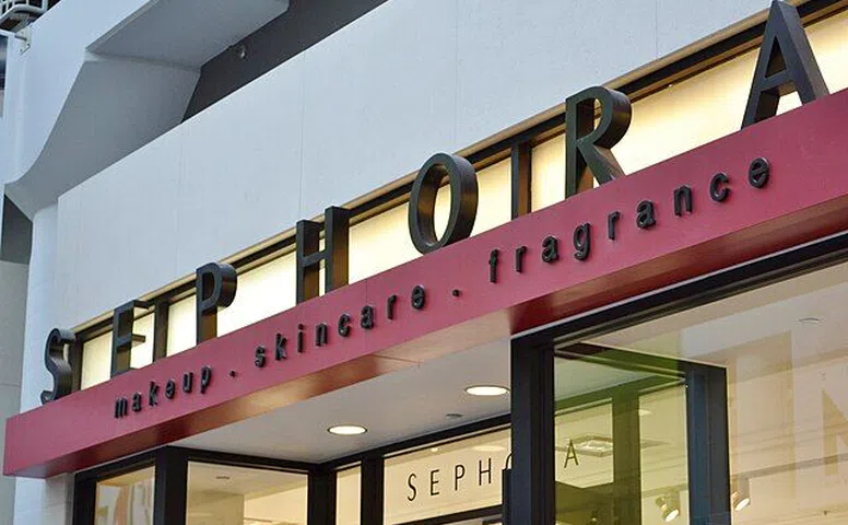 Sephora’ya, çocukları hedefleyen pazar stratejisi nedeniyle soruşturma