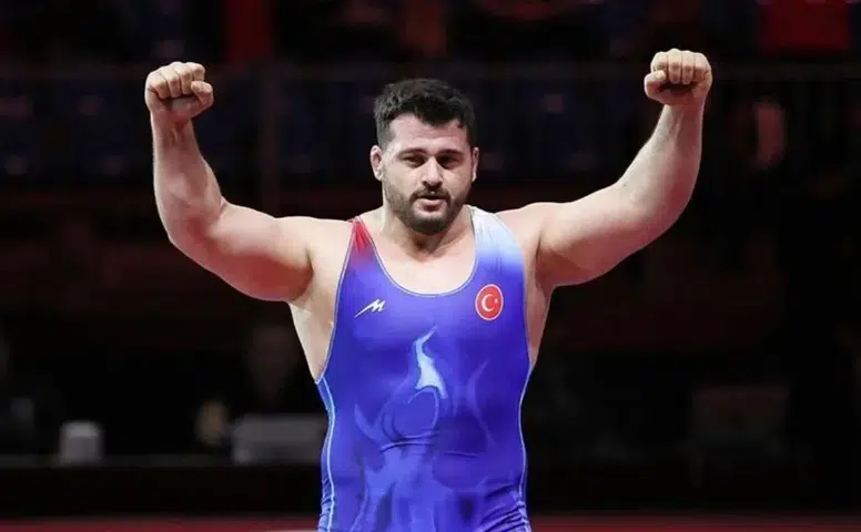 Zirvenin tek sahibi: Rıza Kayaalp Avrupa'da rekorları altüst etti