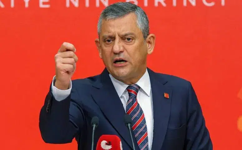 Özgür Özel’den Erdoğan’a sert tepki: Benimle baş edemeyince şoförlere iftira attırıyorsun