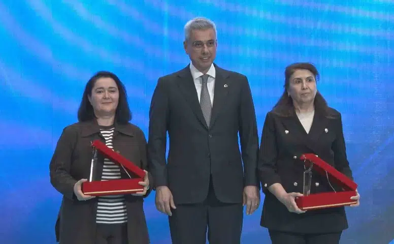 Sağlık Bakanlığı hemşire ve ebe sayısını 330 bine taşıdı