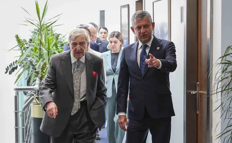 Özgür Özel’in makamında Koç ailesiyle kritik görüşme