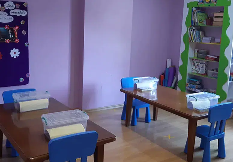 Anaokulunda şiddet dehşeti: Minik öğrencilere çubukla işkence