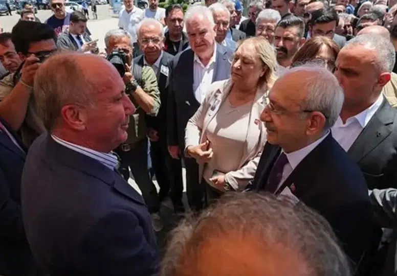 Yıllar sonra gelen karşılaşma: Kılıçdaroğlu ve İnce aynı cenaze töreninde buluştu