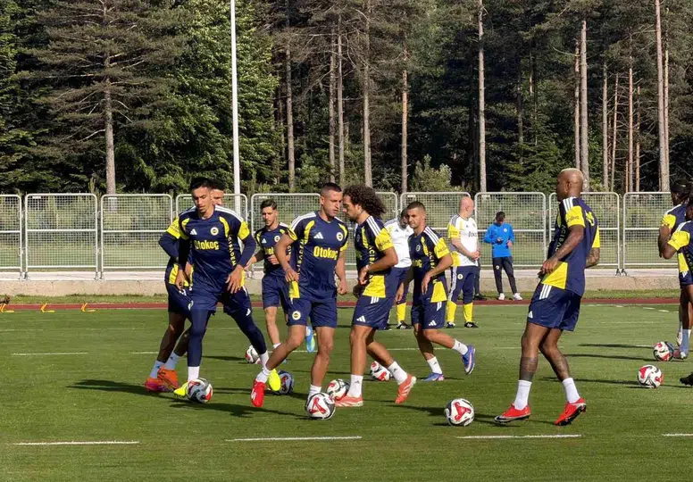 Fenerbahçe'de yeni dönem: Topuk Yaylası'nda başladı