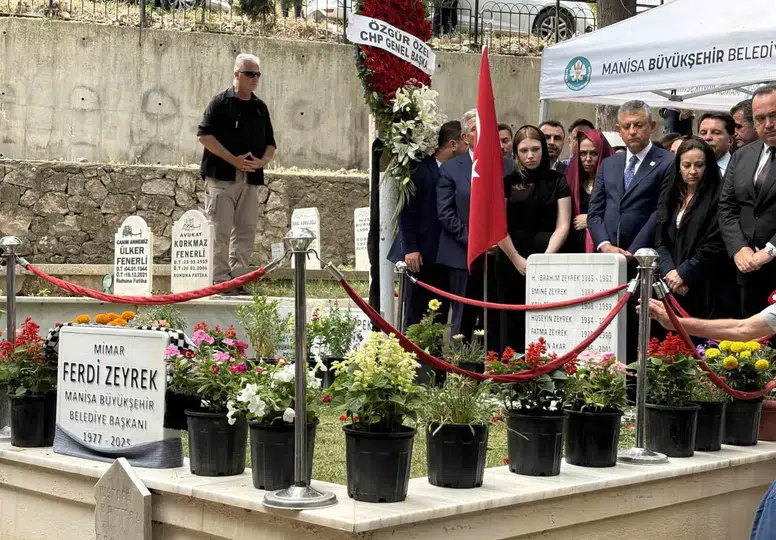 Özgür Özel ve Mansur Yavaş Manisa’da vefa buluşması yaptı