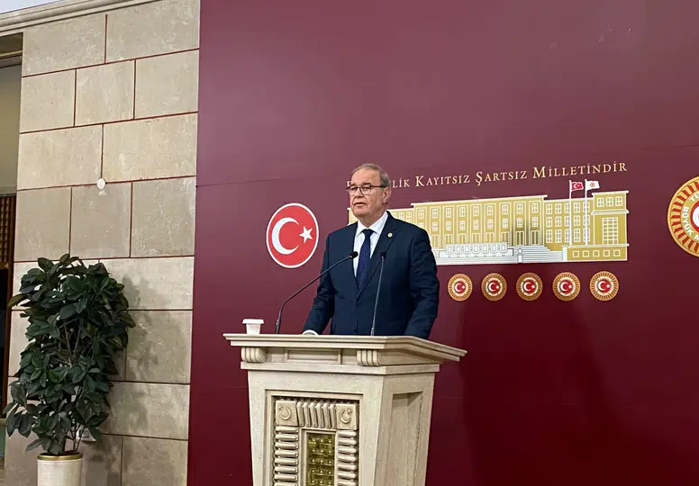 Faik Öztrak'tan CHP yönetimine sert eleştiri
