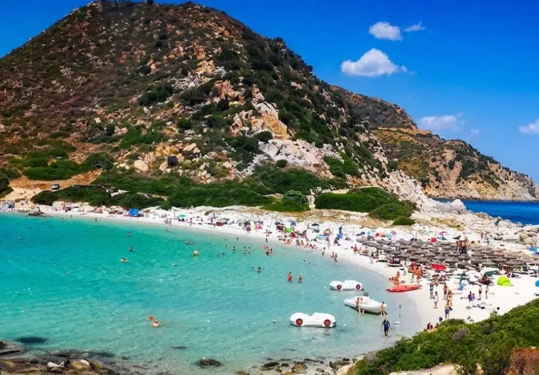 Tatil cennetinde şemsiye açmak artık yaşa bağlı
