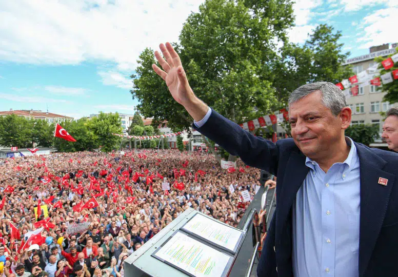 Özgür Özel’den yedek parti hamlesi: Ankara’da iki bina kiralandı