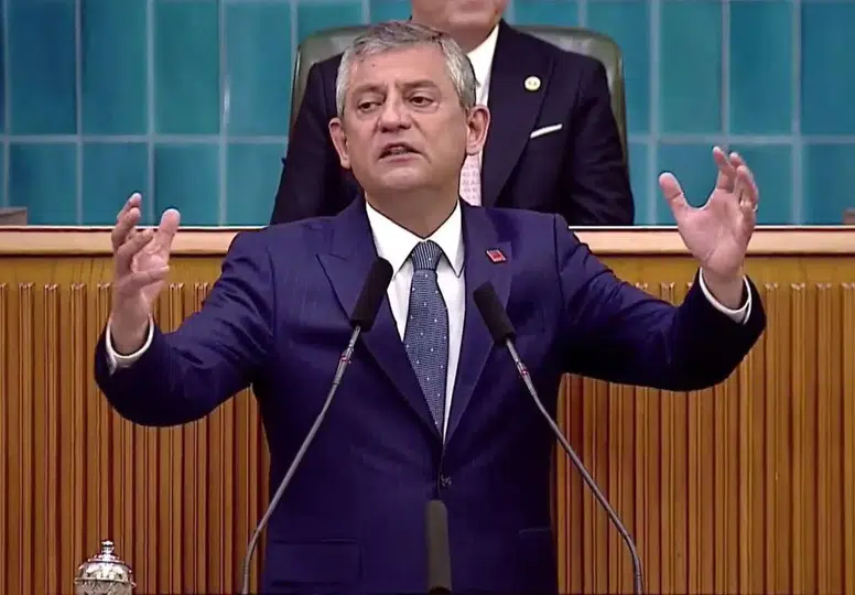 CHP'de sular durulmuyor: İhraç depremi sonrası Özgür Özel'e şaşırtan davet