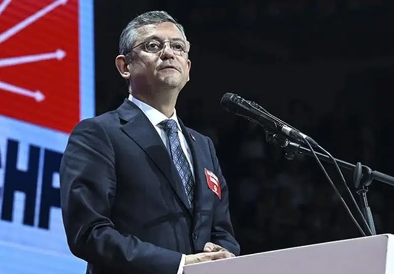 CHP'de tansiyon zirvede: Özgür Özel kürsüye çıkıyor, gözler Kılıçdaroğlu'nda