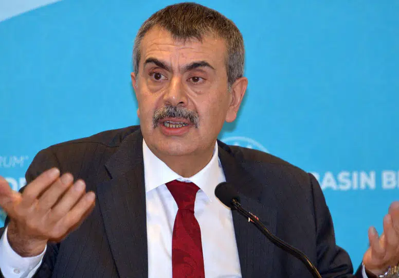 Bakan Tekin'den okullarda yeni strateji: Hizmet alımı modeli geri dönüyor