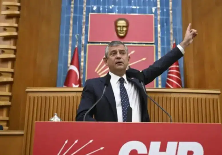 Özgür Özel ve ekibinden dijital operasyon: Kurumsal hesapları Yeni Parti'ye devredildi